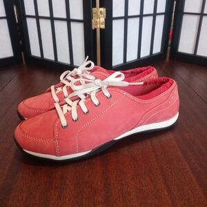 LL Bean Women's Red Suede Comfort Shoes Size 8.5 Medium NWOT